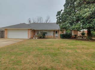 412 Garland St, Moore, OK 73160