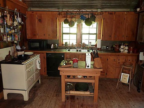 4th image of 2903 County Road Se 4250