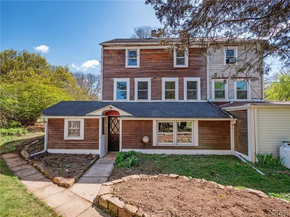 748 1/2 Furnace St, Emmaus, PA 18049