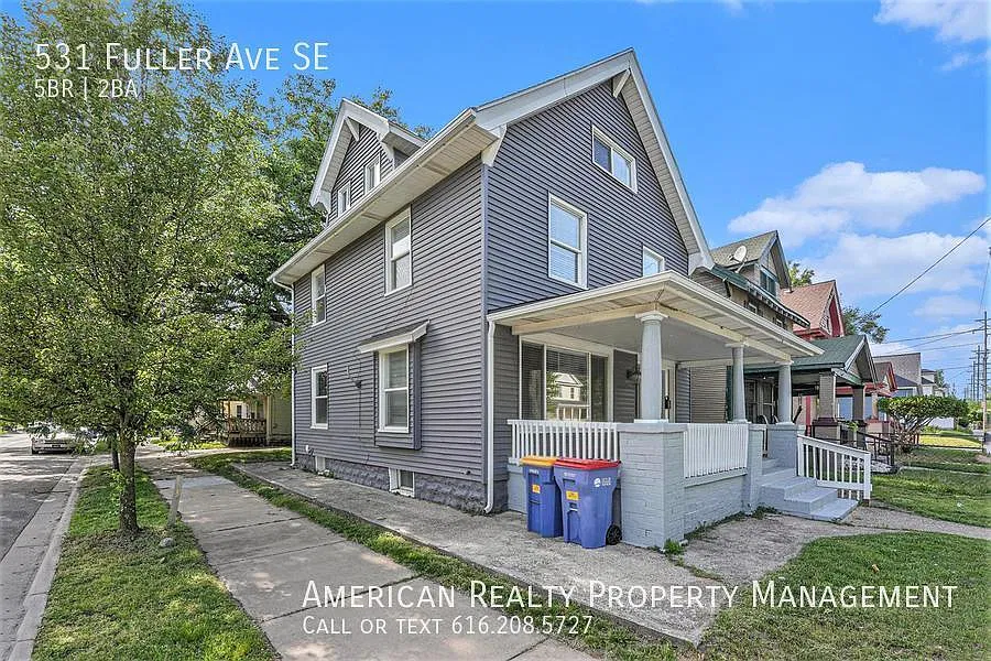 5 bed, 2058 sqft, $2,600 — Photo 2
