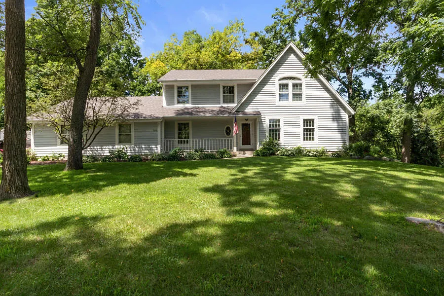 244 W Geneva St photo 1