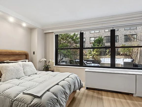 5th image of 225 E 57th St APT 1Q
