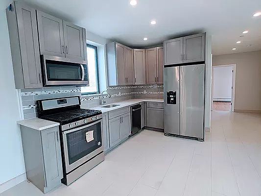 5th image of 21-11 35th St