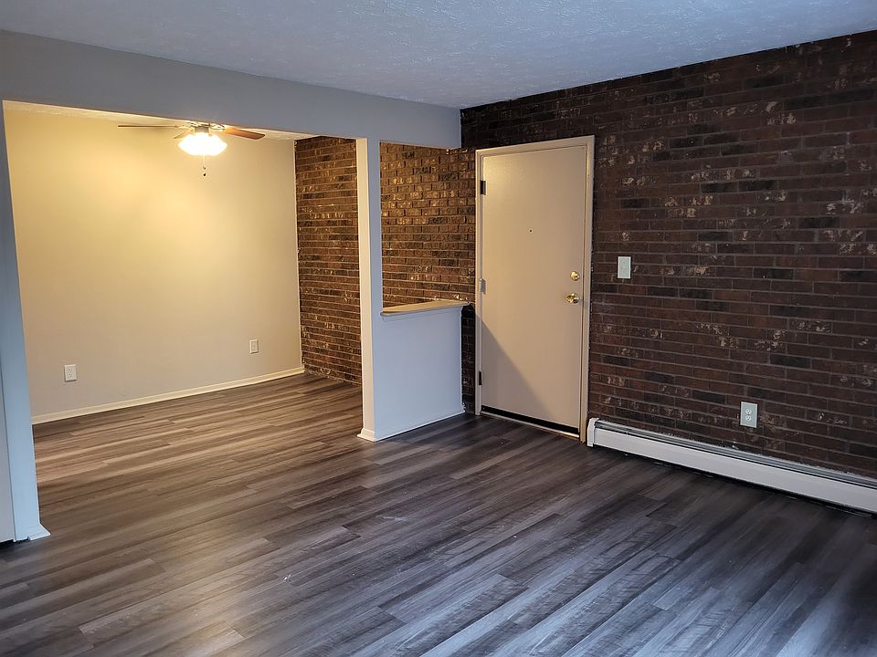 1st image of 12-18 Chateau Pl #12