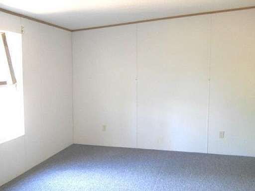 5th image of 215 Crystal Wood Dr