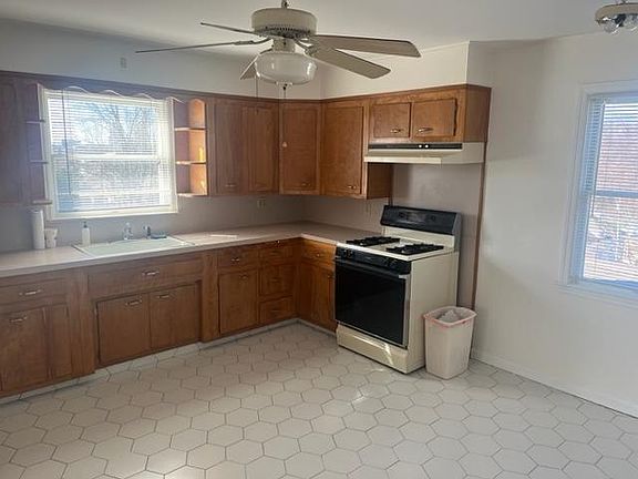 4th image of 185 Lincoln Ave #2