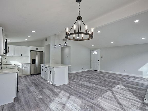 5th image of 2441 Bartel St
