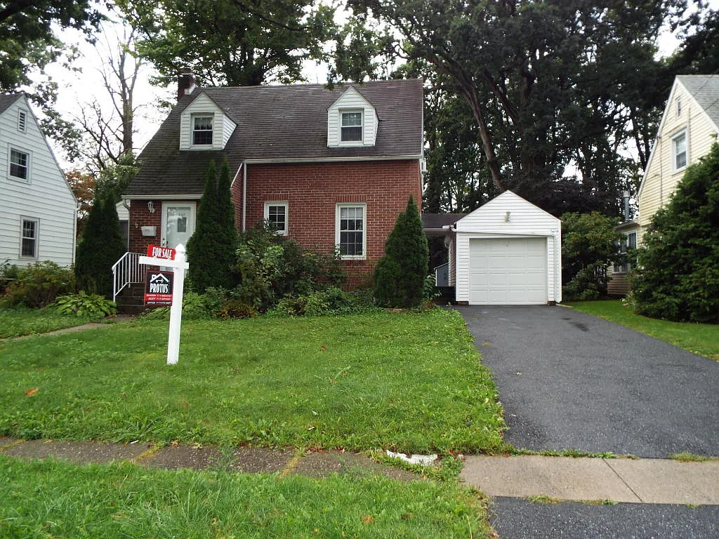 3817 Locust Ln photo 1