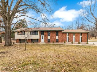 617 Independence Rd, Weldon Spring, MO 63304