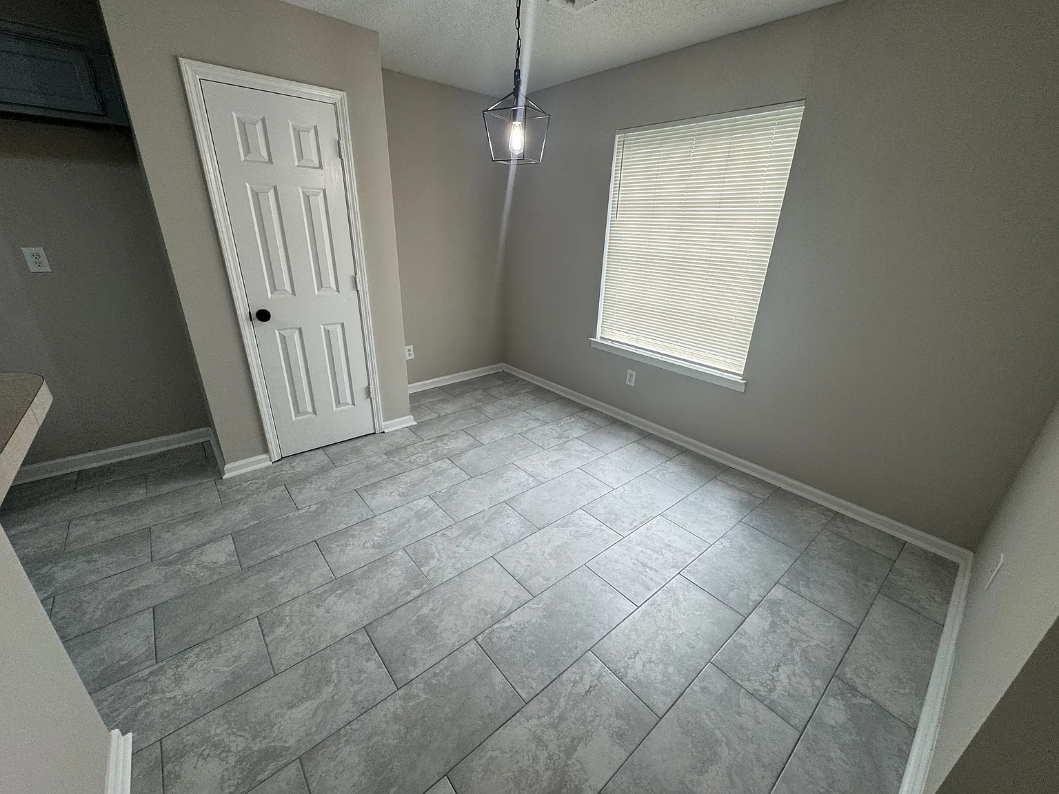 5457 Sundale Way South - 0 — Photo 4