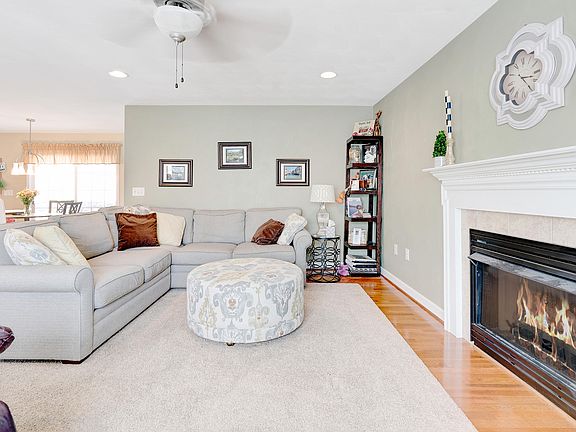 3rd image of 2921 Phillips Brook Ln