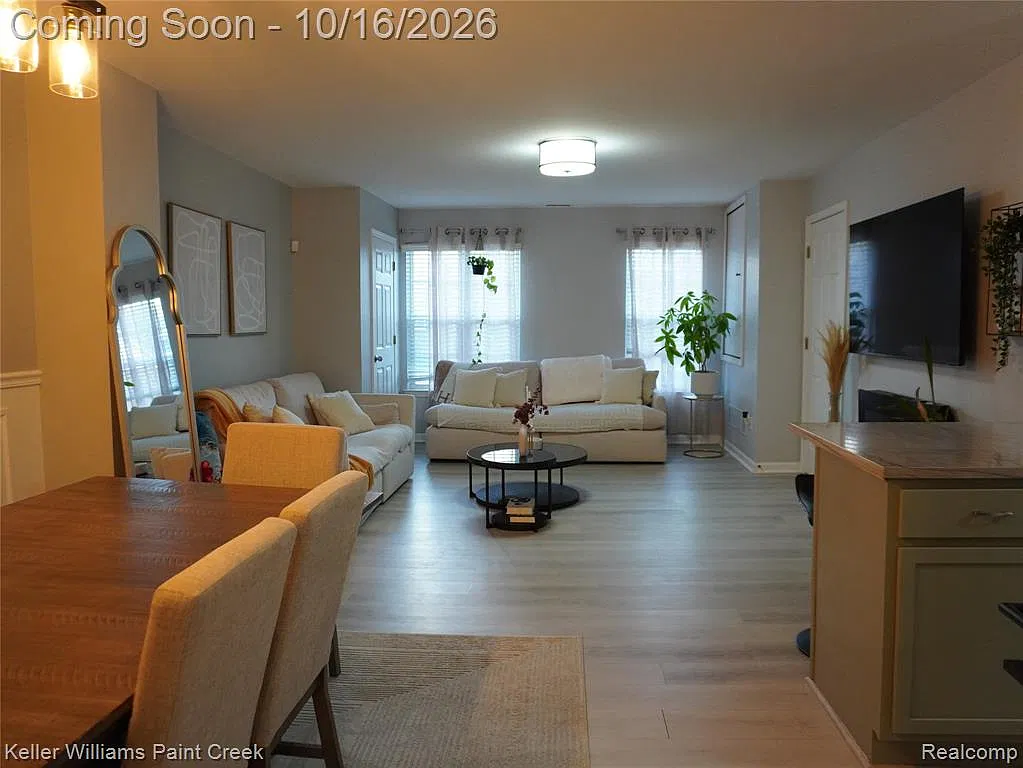 2 bed, 2.0 bath, 1200 sqft, $1,950 — Photo 3