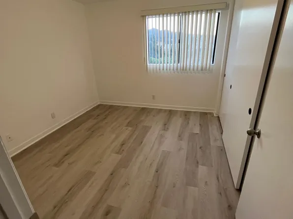 555 Oak St APT 301, Glendale, CA 91204