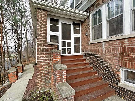 2nd image of 54 N Lake Ave