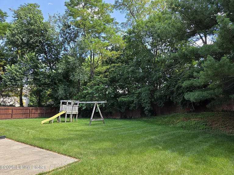 4204 Holly Tree Dr — Photo 40