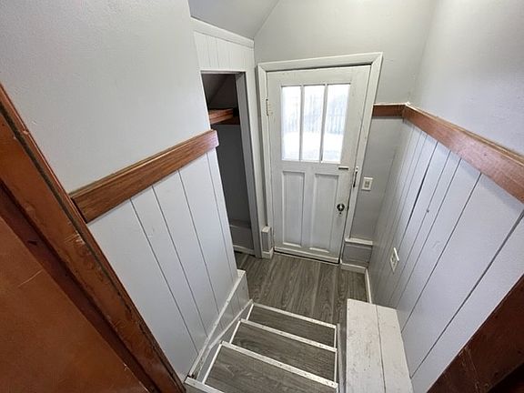 2nd image of 147 Waterman St #5