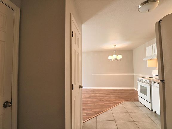 3rd image of 4212 Plummer Dr
