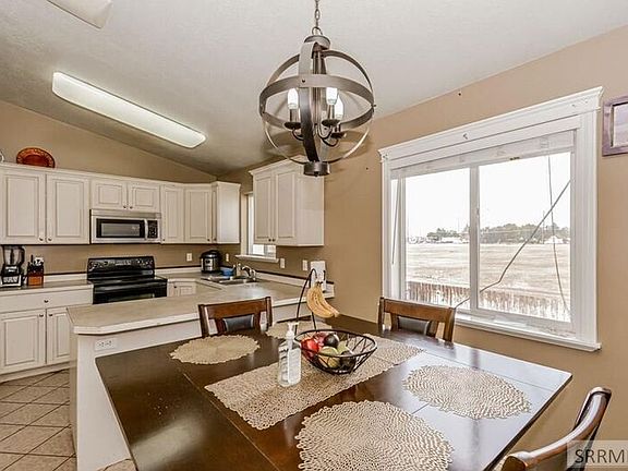 4th image of 3629 E Pearce Dr