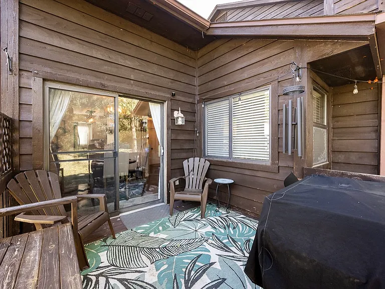 892 Lester Ave — Photo 24