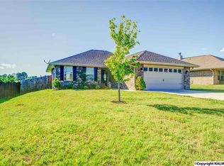 104 Meadow Land Dr, Meridianville, AL 35759