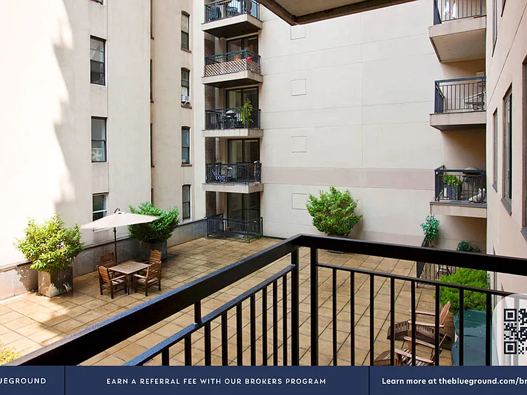 354 E 91st St #1104 — Photo 21