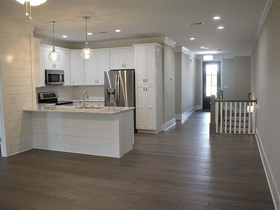 3rd image of 273 Moon Bay Dr Unit 2