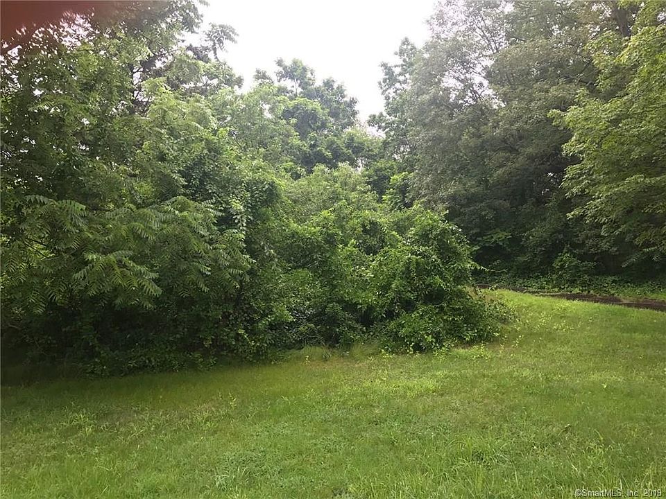 2nd image of 550 Hartford Pike