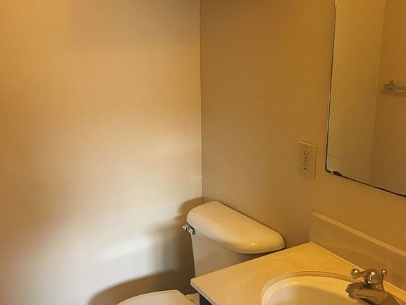 5th image of 572 E Foothill Blvd APT 28