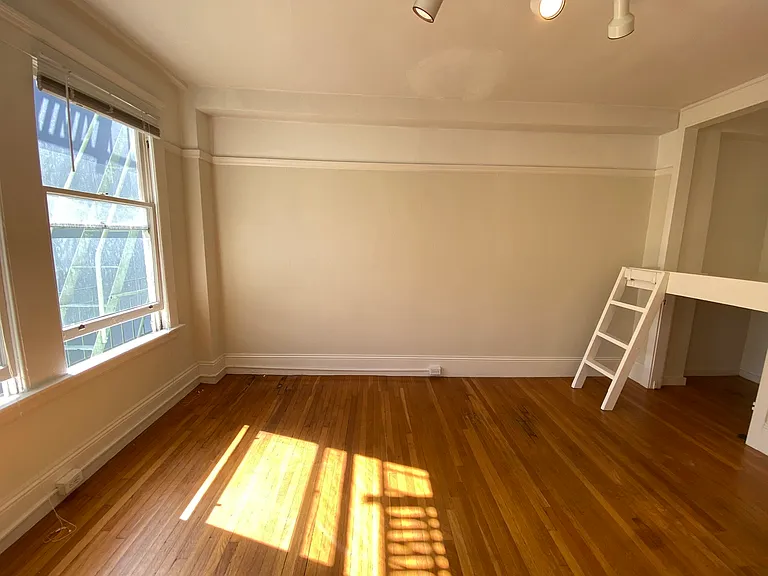 424 Jones Street — Photo 8