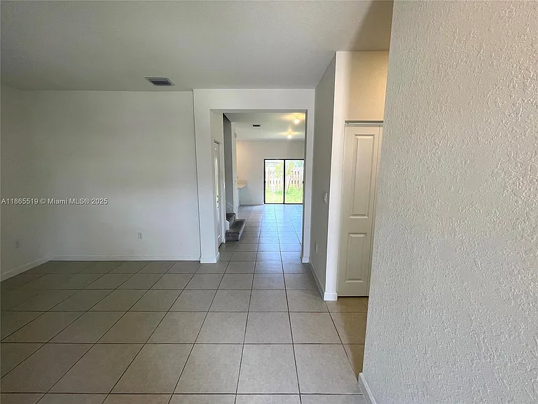 23247 SW 129th Path — Photo 4