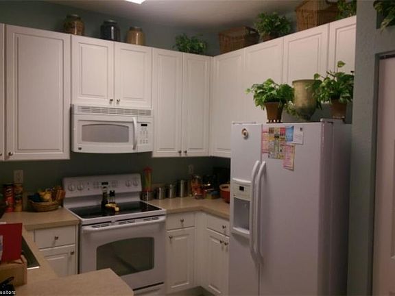 5th image of 860 Sweet Lake Cir
