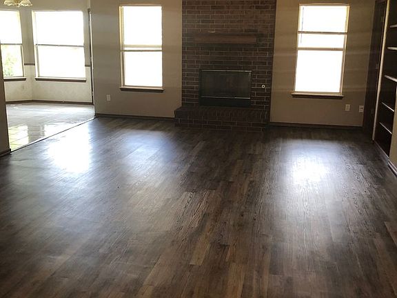 3rd image of 2909 Sandstone Dr