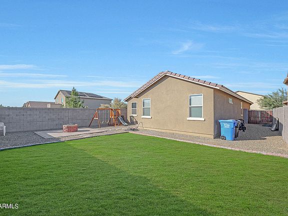 3rd image of 10537 W FLORENCE Avenue