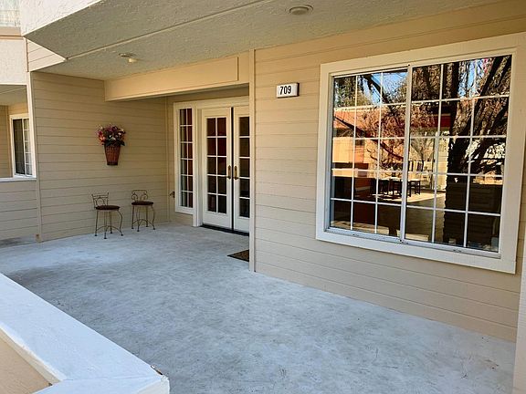 2nd image of 709 Hibiscus Pl