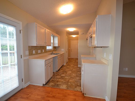 4th image of 140 Gilead Ln