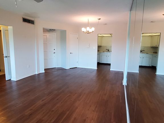 5th image of 1200 N Shore Dr NE Unit 513