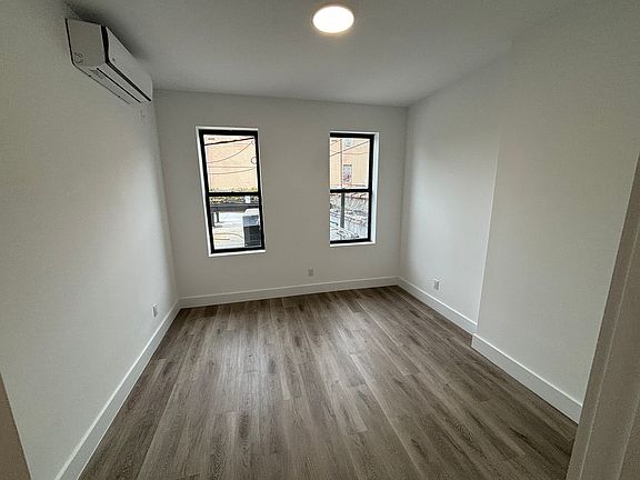 5th image of 353 Knickerbocker Ave #2