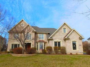 3N817 Walt Whitman Rd, St Charles, IL 60175