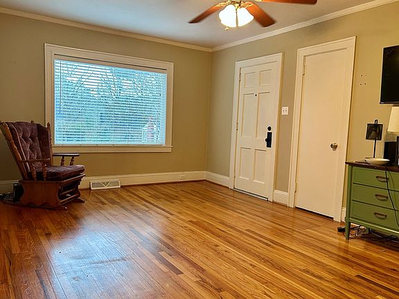 4th image of 112 Terrace Way