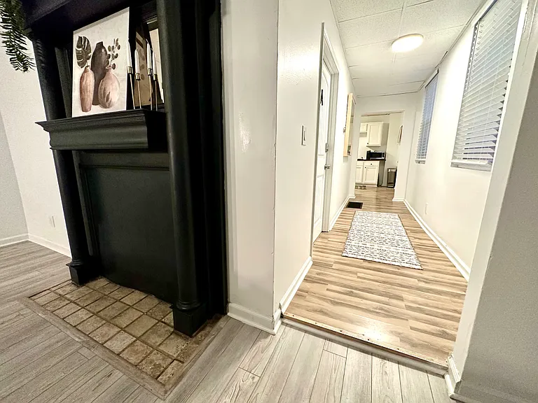 912 E Spring St #1B — Photo 6