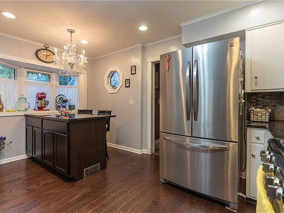 5th image of 310 Fair Ave NW
