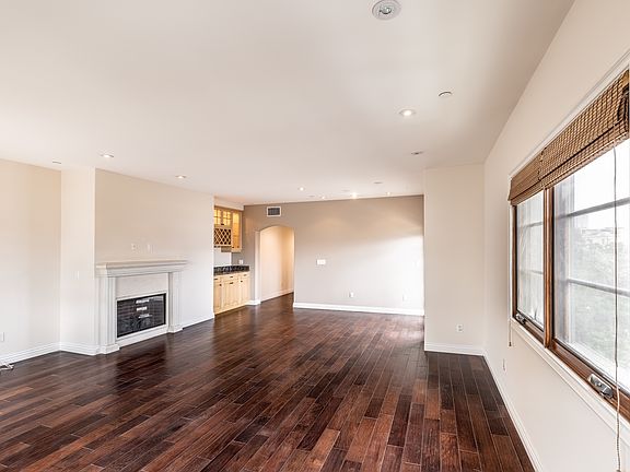 5th image of 10707 W Missouri Ave #101