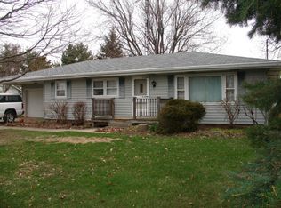 1135 Crestview Dr, Crestline, OH 44827