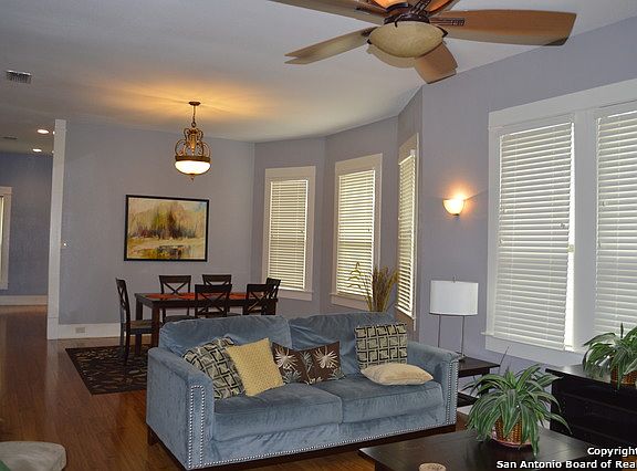 4th image of 526 E Huisache Ave