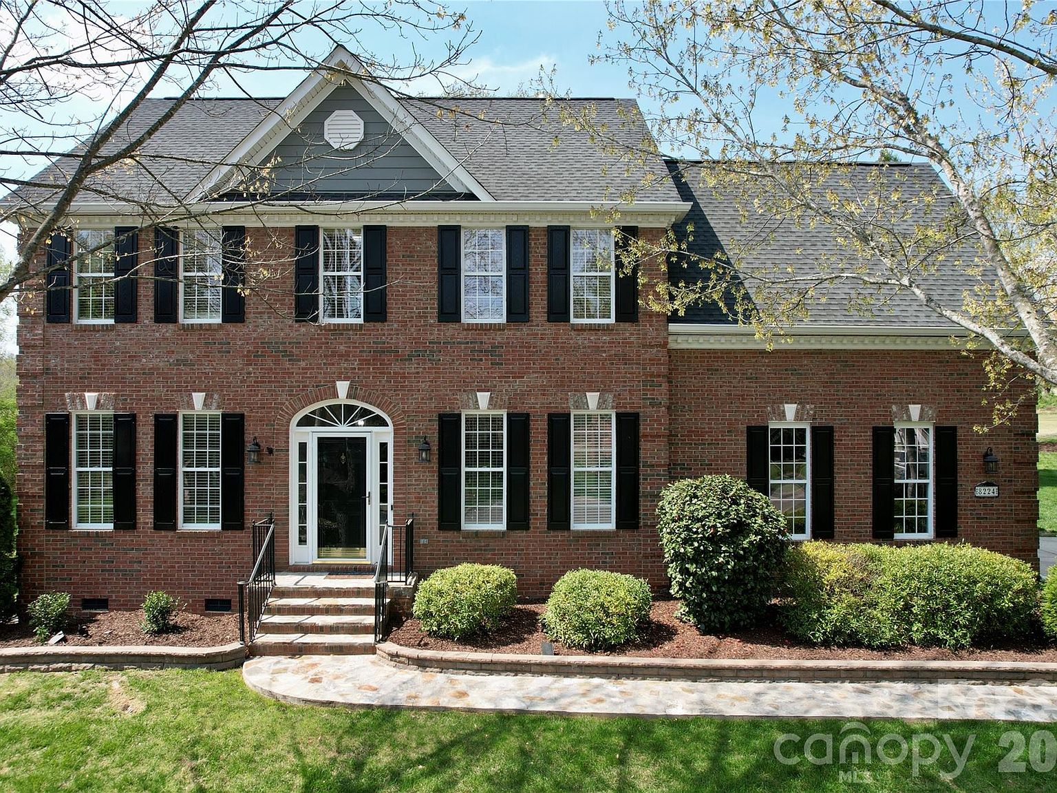 8224 Glamorgan Ln