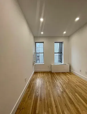 Rented by Compass | media 23