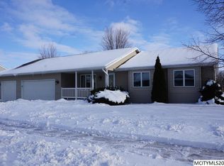 1505 Limestone Ct, Mason City, IA 50401