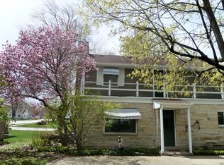 1054 8th Ave, Grafton, WI 53024