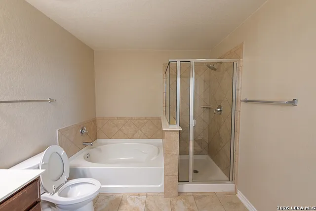 5526 Castle Brook Dr — Photo 21