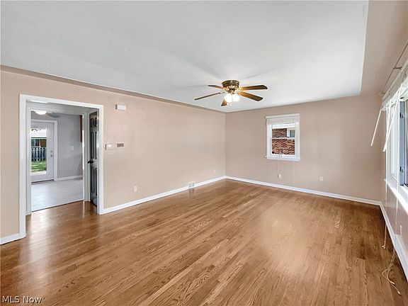 3rd image of 1412 W 37th St
